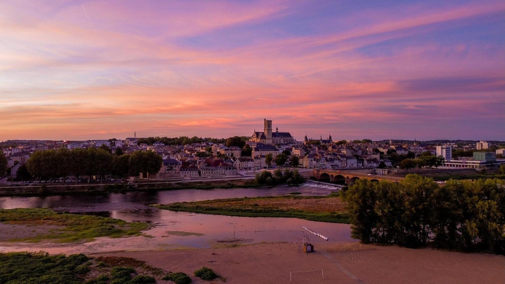 "Au Centre De Nevers" Hyper Centre Ville De Nevers, Proche Gare, Spacieux & Calme 外观 照片