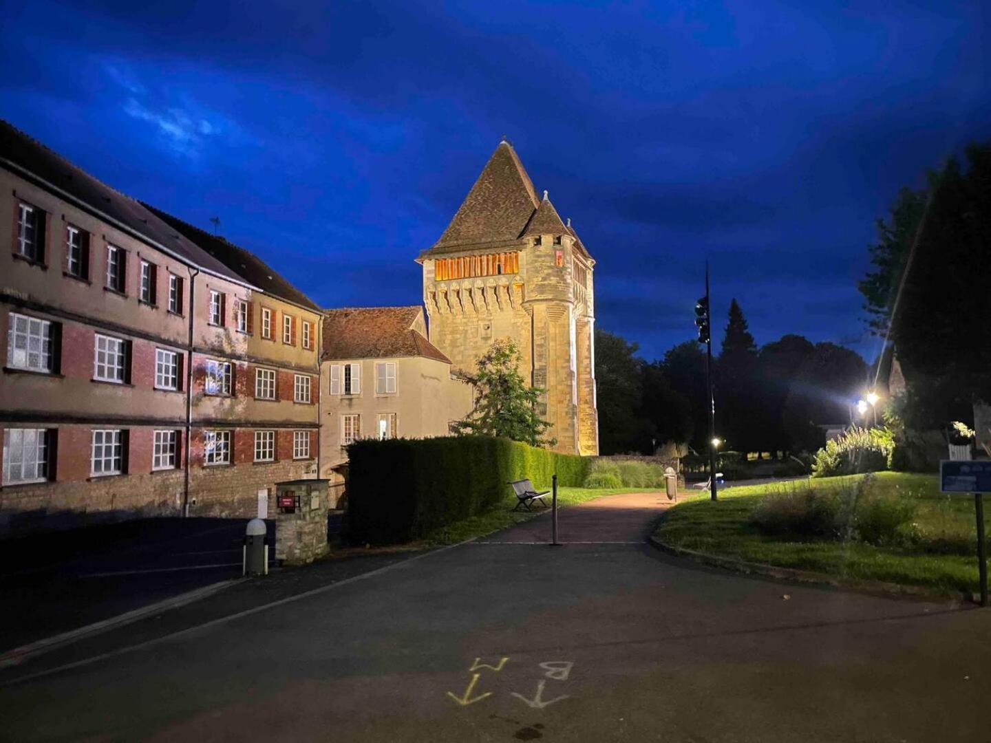 "Au Centre De Nevers" Hyper Centre Ville De Nevers, Proche Gare, Spacieux & Calme 外观 照片