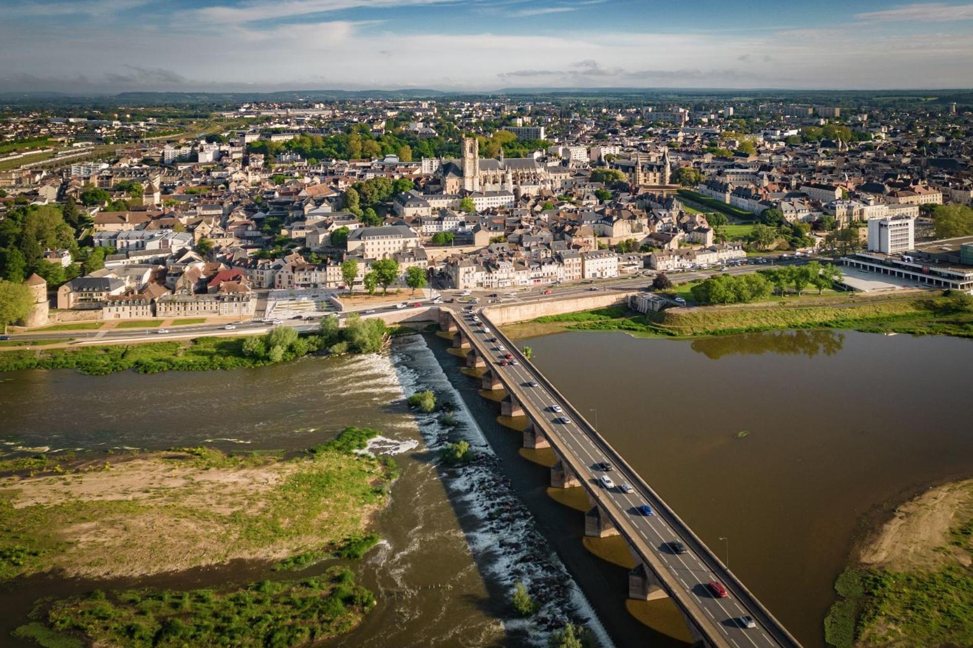 "Au Centre De Nevers" Hyper Centre Ville De Nevers, Proche Gare, Spacieux & Calme 外观 照片